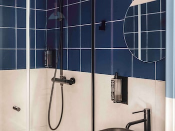 ibis styles paris montmartre nord