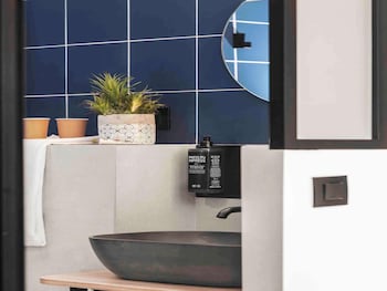 ibis styles paris montmartre nord