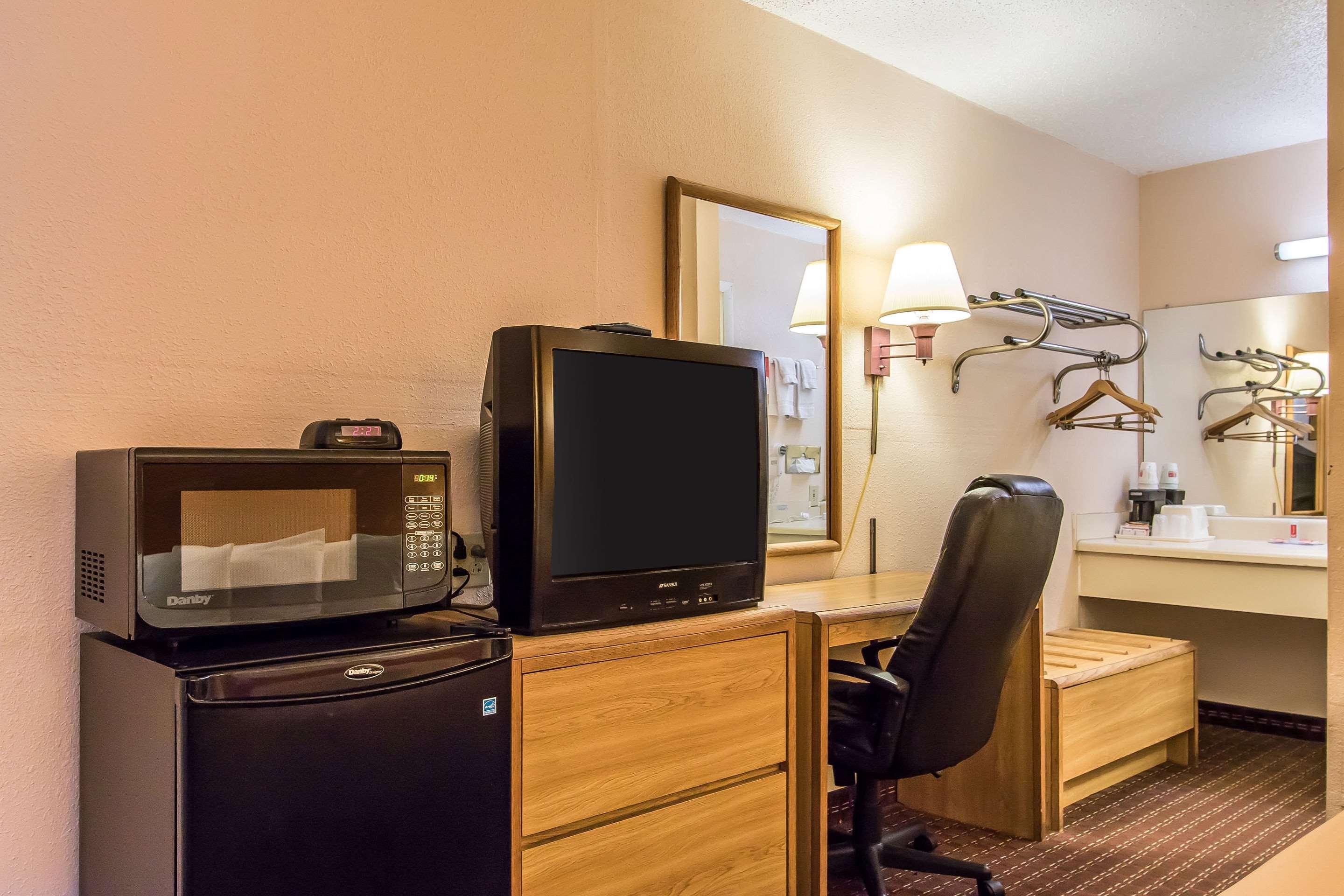 country hearth inn and suites