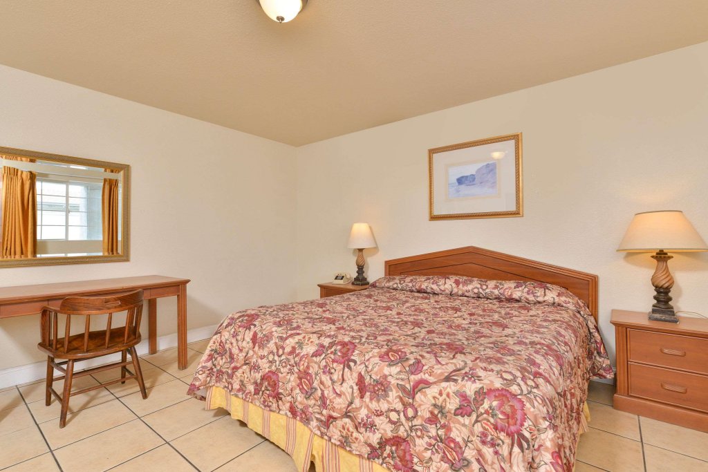 Rodeway Inn Stockton Area,Stockton,2 star