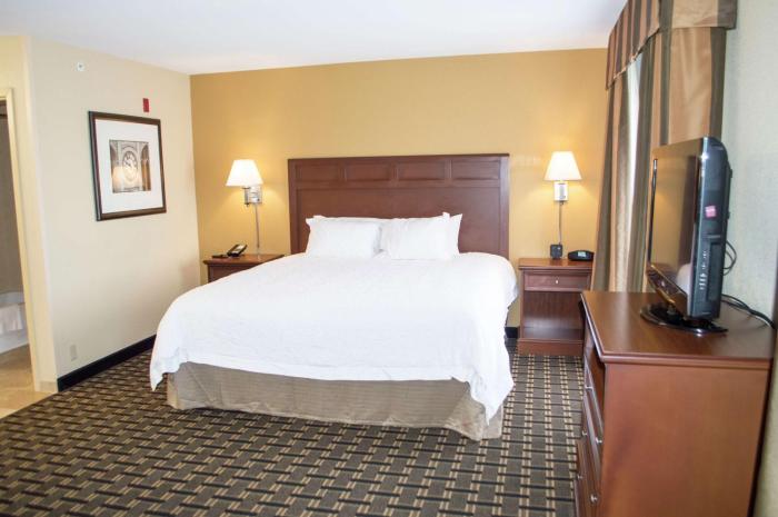 hampton inn and suites columbia at university