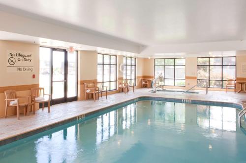 hampton inn and suites columbia at university