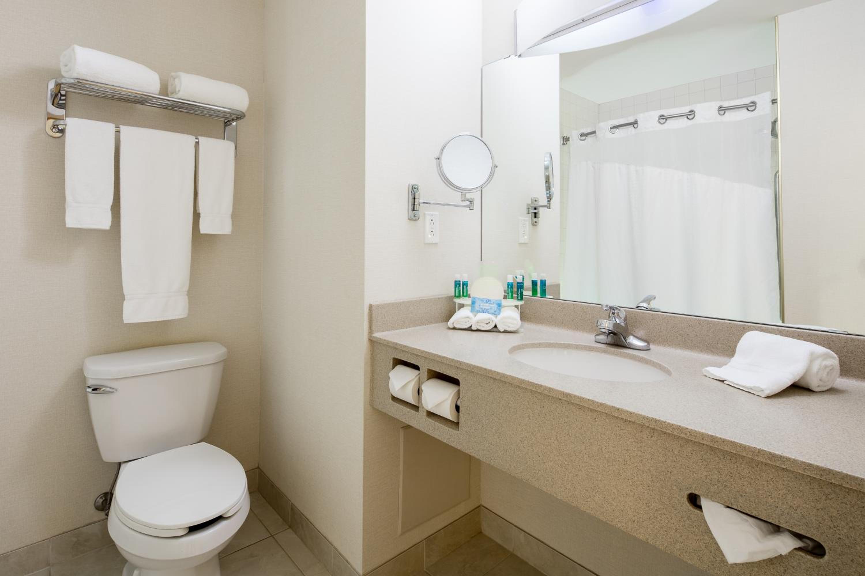 holiday inn express hotel and suites airport dieppe by ihg