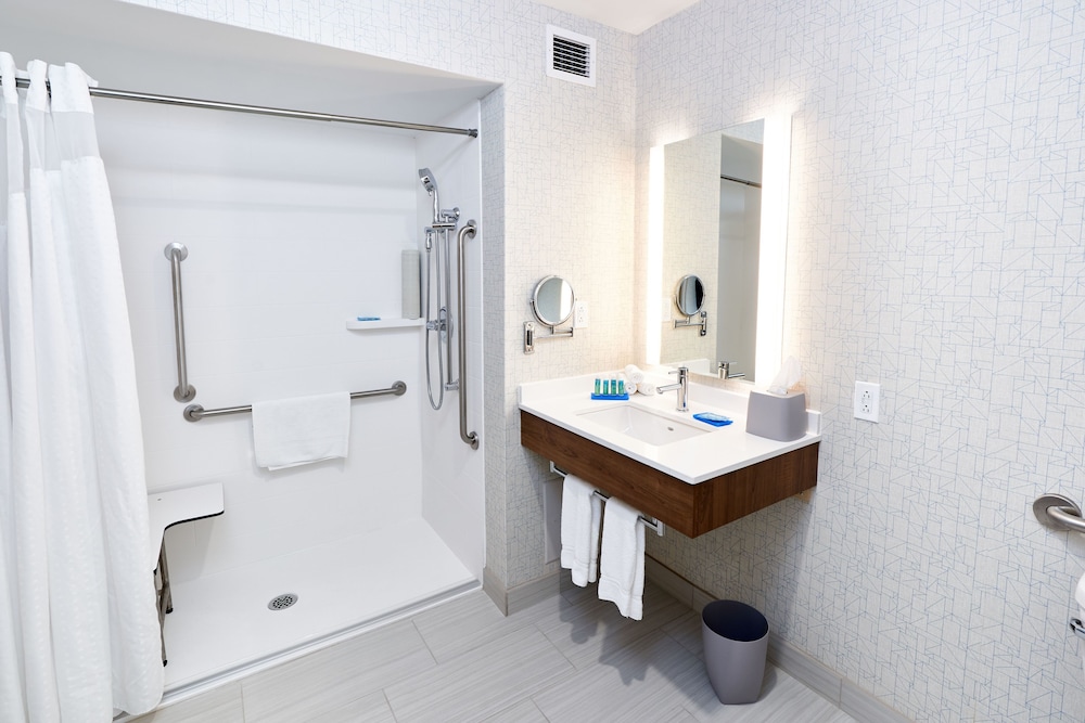 holiday inn express hotel and suites airport dieppe by ihg