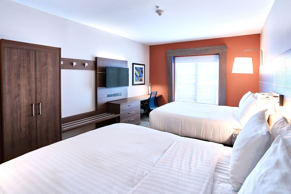 holiday inn express hotel and suites airport dieppe by ihg