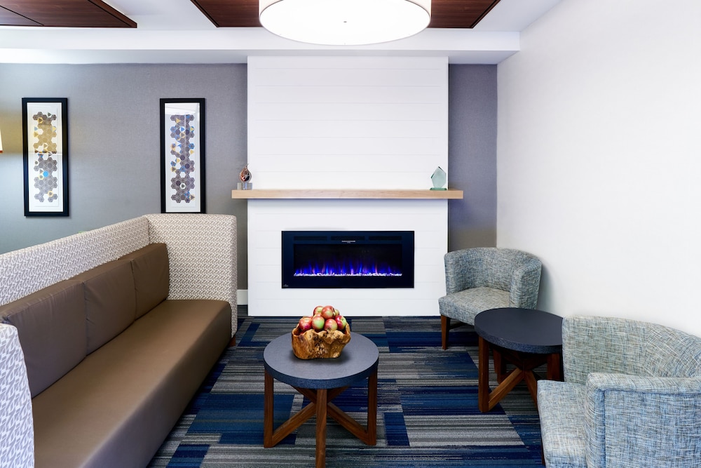 holiday inn express hotel and suites airport dieppe by ihg