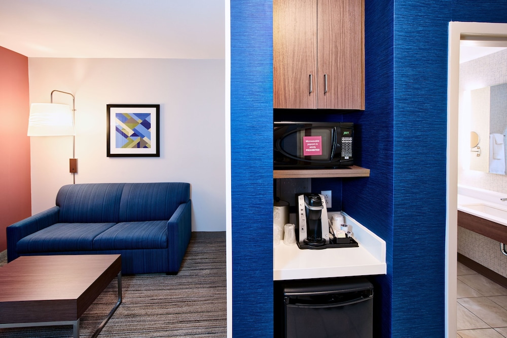 holiday inn express hotel and suites airport dieppe by ihg