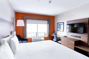 holiday inn express hotel and suites airport dieppe by ihg