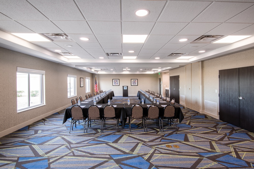 holiday inn express and suites yuma by ihg