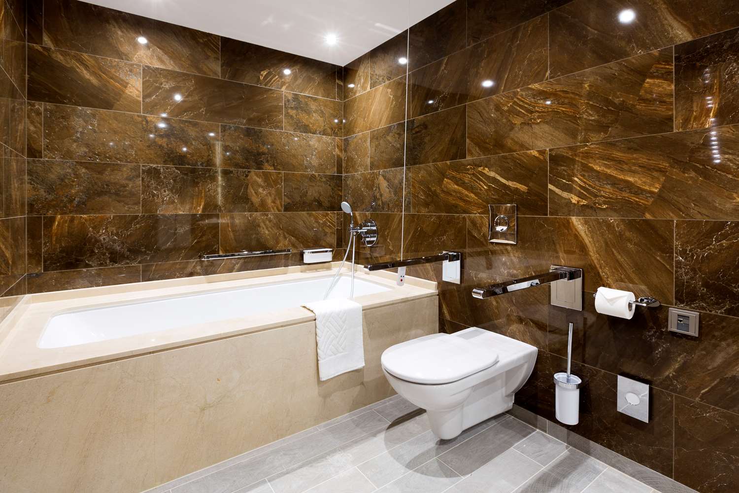 doubletree by hilton hotel and conference centre warsaw