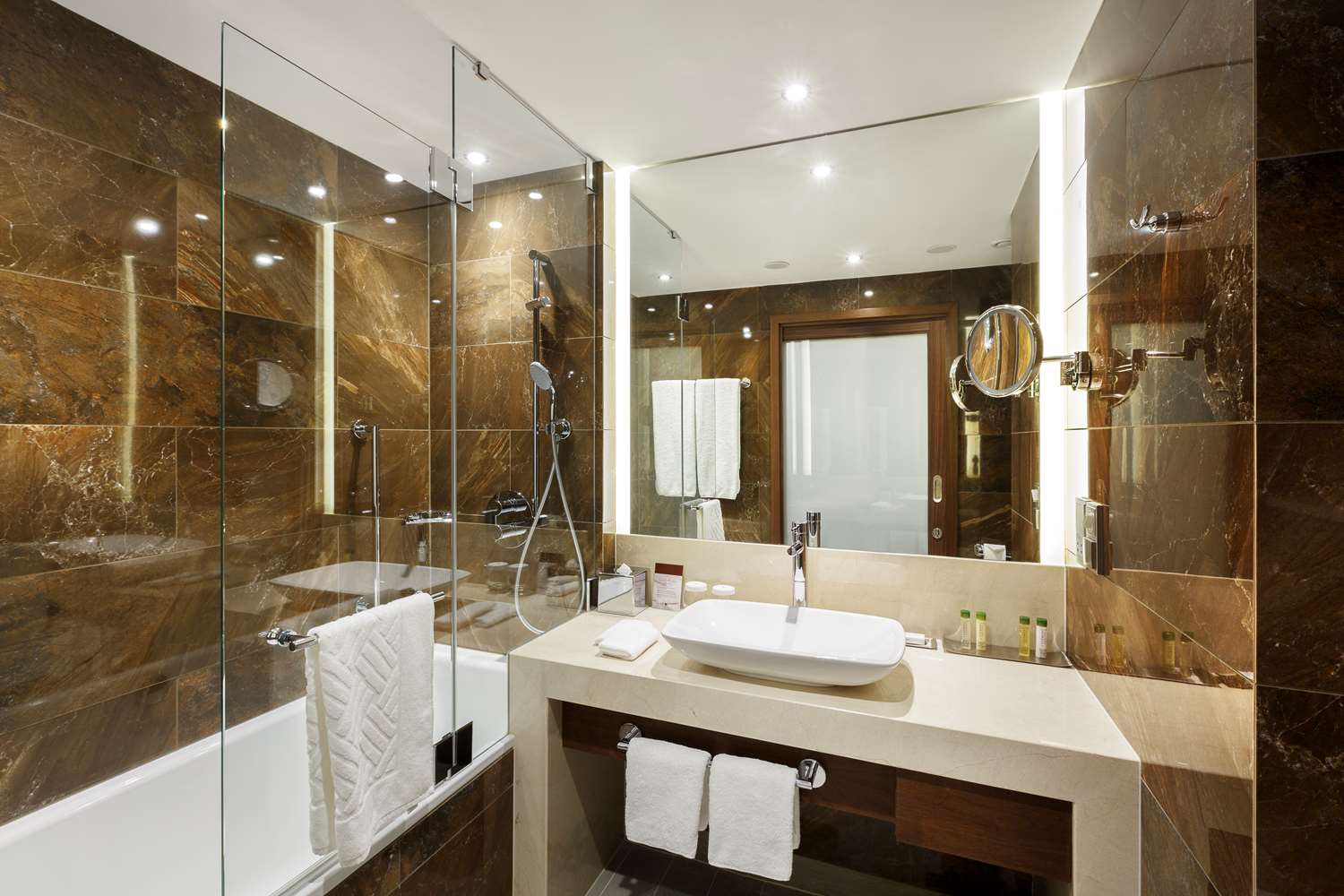 doubletree by hilton hotel and conference centre warsaw