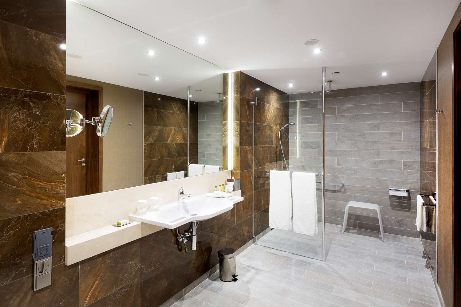 doubletree by hilton hotel and conference centre warsaw