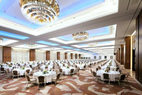doubletree by hilton hotel and conference centre warsaw