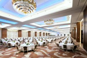 doubletree by hilton hotel and conference centre warsaw
