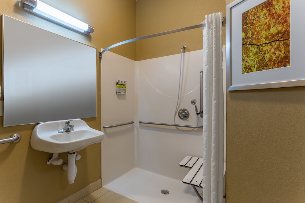 candlewood suites airport by ihg