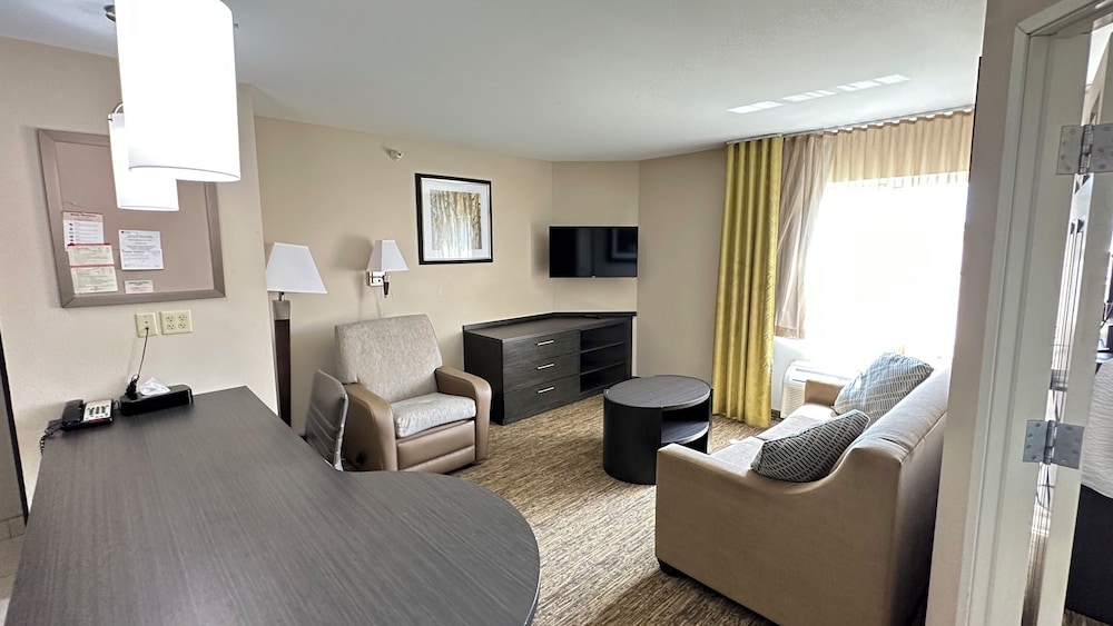 candlewood suites airport by ihg