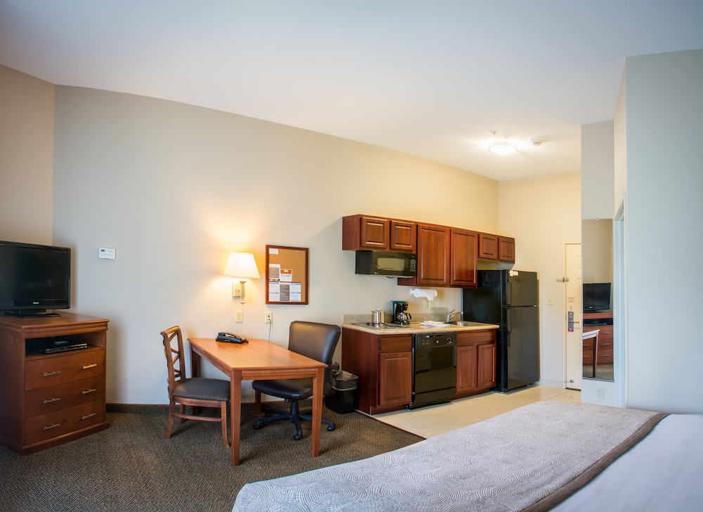 candlewood suites airport by ihg