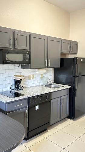 candlewood suites airport by ihg