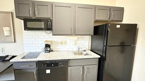 candlewood suites airport by ihg