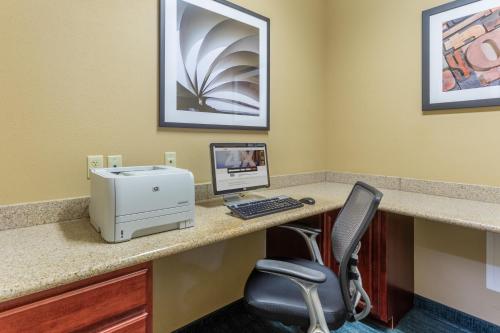 candlewood suites airport by ihg
