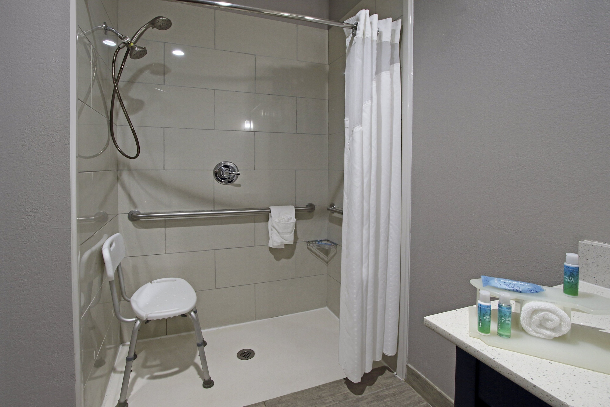 holiday inn express and suites houston intercontinental arpt