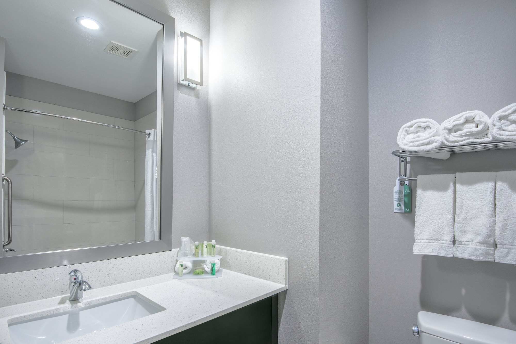 holiday inn express and suites houston intercontinental arpt