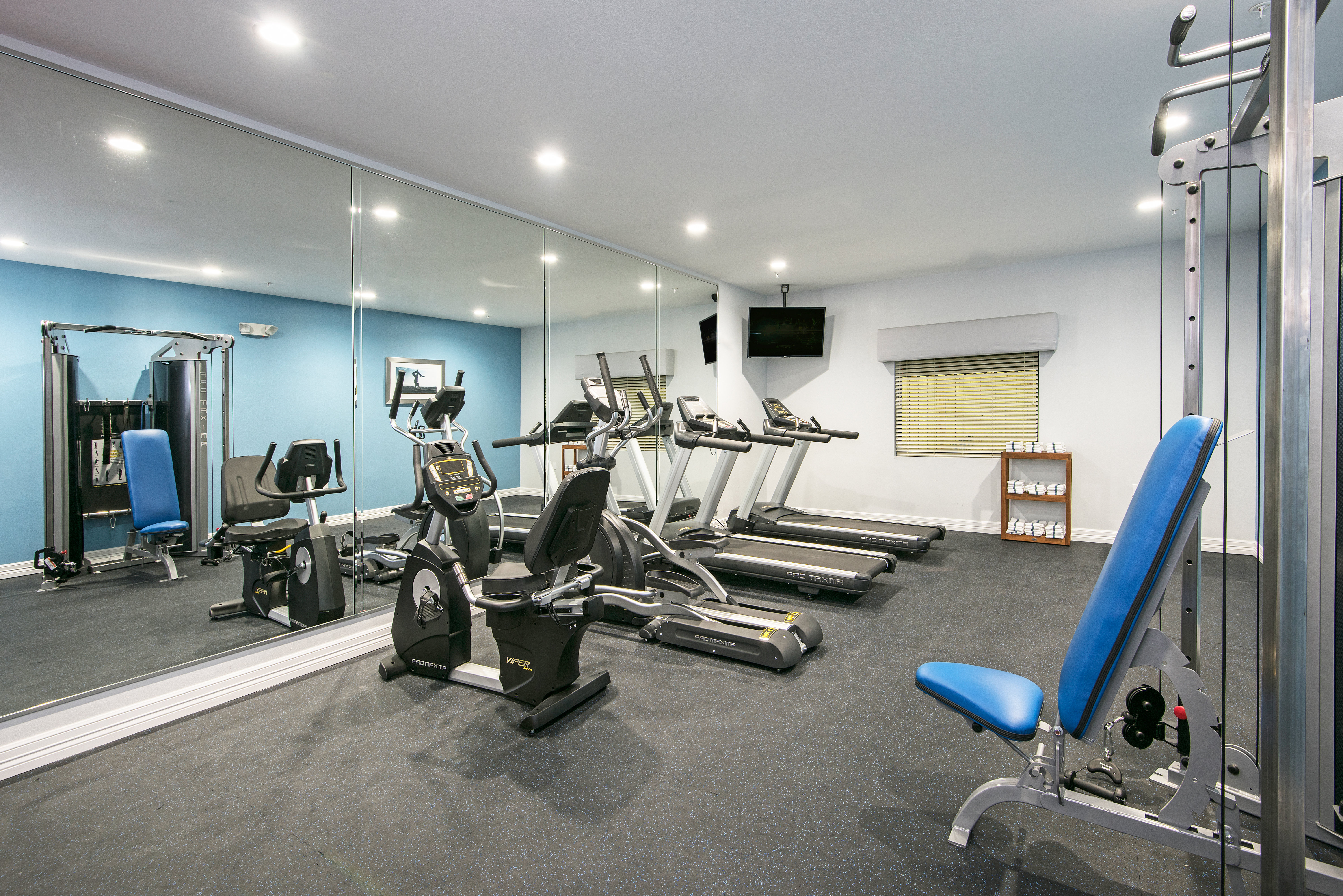 holiday inn express and suites houston intercontinental arpt