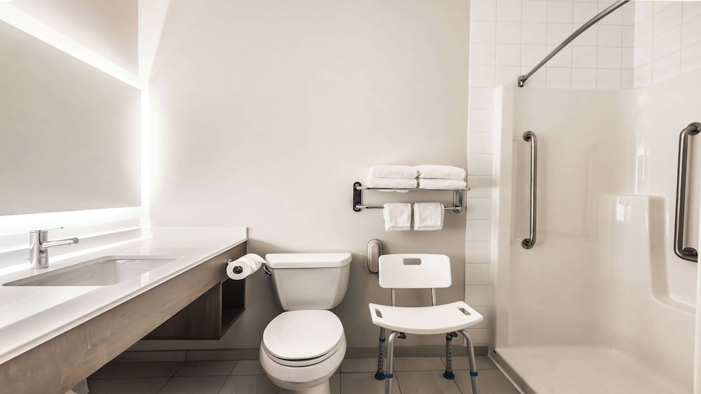 holiday inn express and suites regina south by ihg
