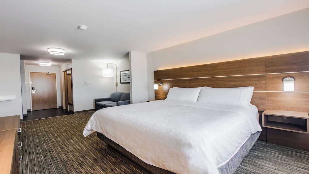 holiday inn express and suites regina south by ihg