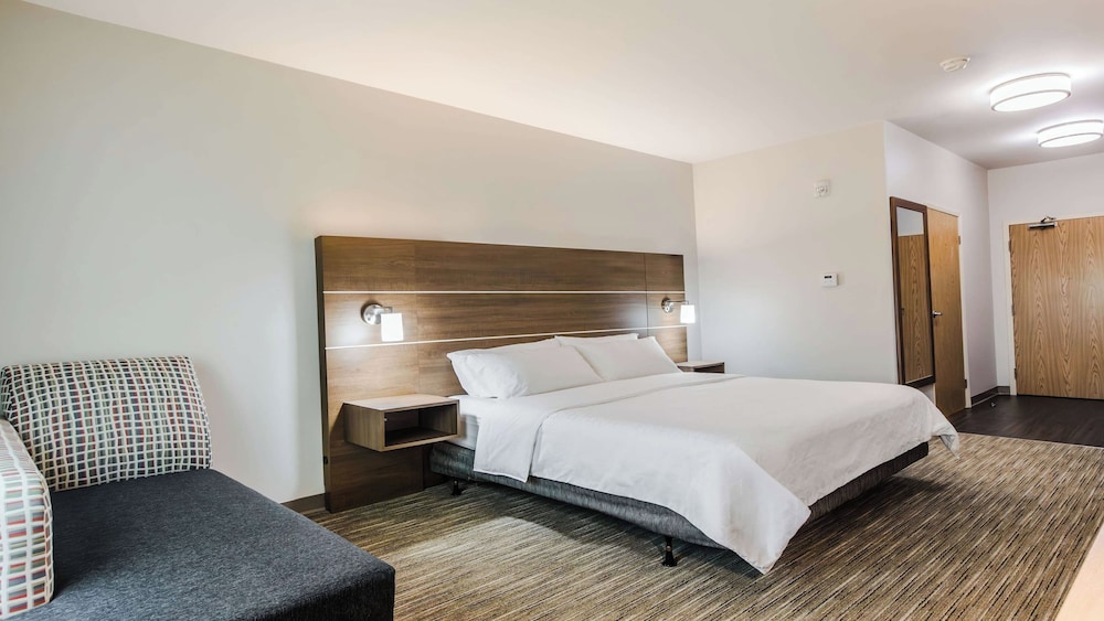 holiday inn express and suites regina south by ihg