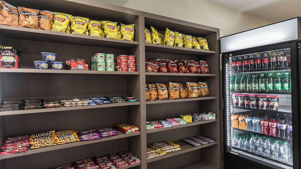 holiday inn express and suites regina south by ihg