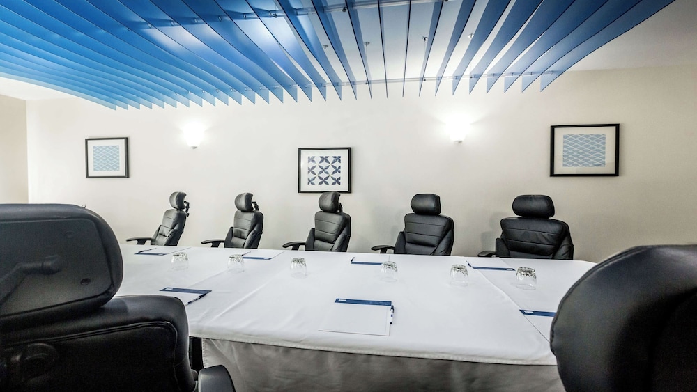 holiday inn express and suites regina south by ihg
