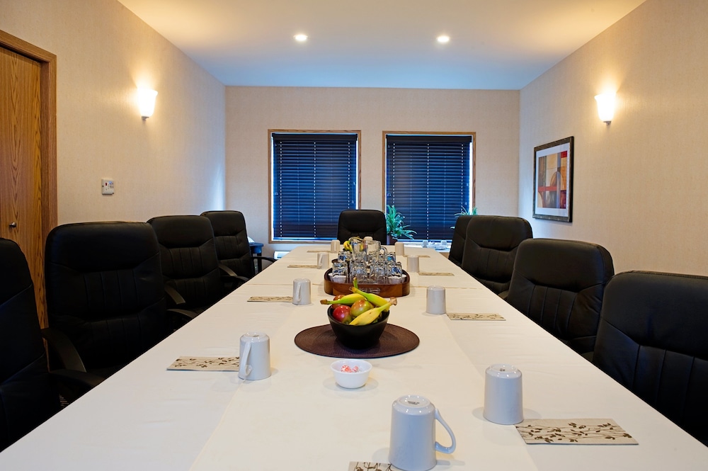 holiday inn express and suites regina south by ihg