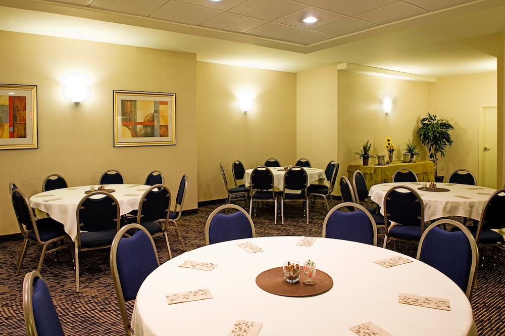 holiday inn express and suites regina south by ihg