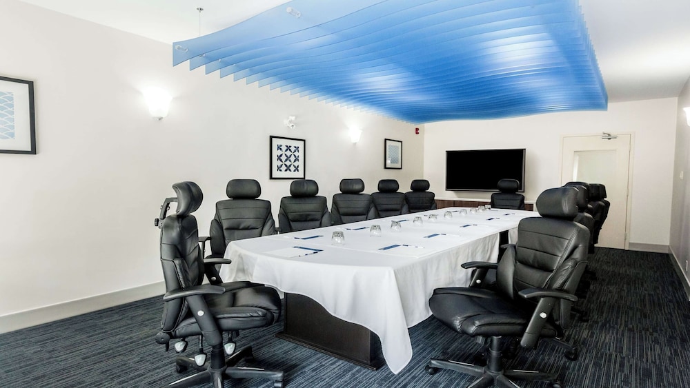 holiday inn express and suites regina south by ihg