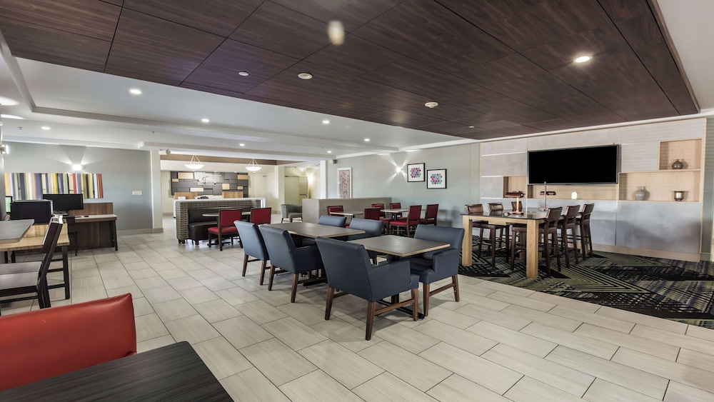 holiday inn express and suites regina south by ihg