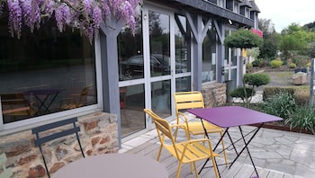 logis hotel lodge la valette