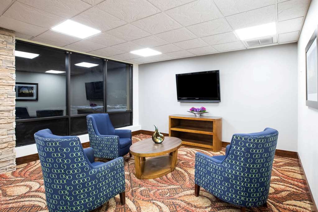 la quinta inn by wyndham davenport and conference center