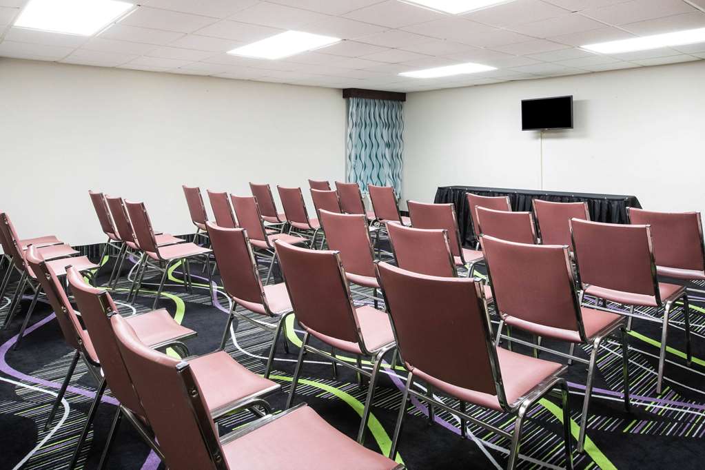 la quinta inn by wyndham davenport and conference center