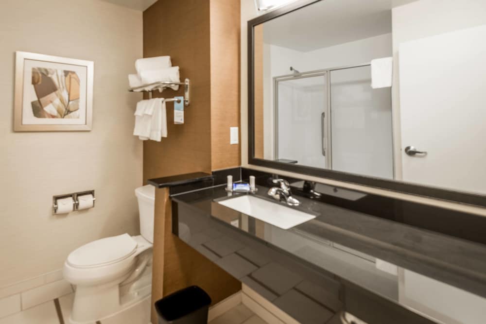 fairfield inn and suites by marriott montgomery airport south