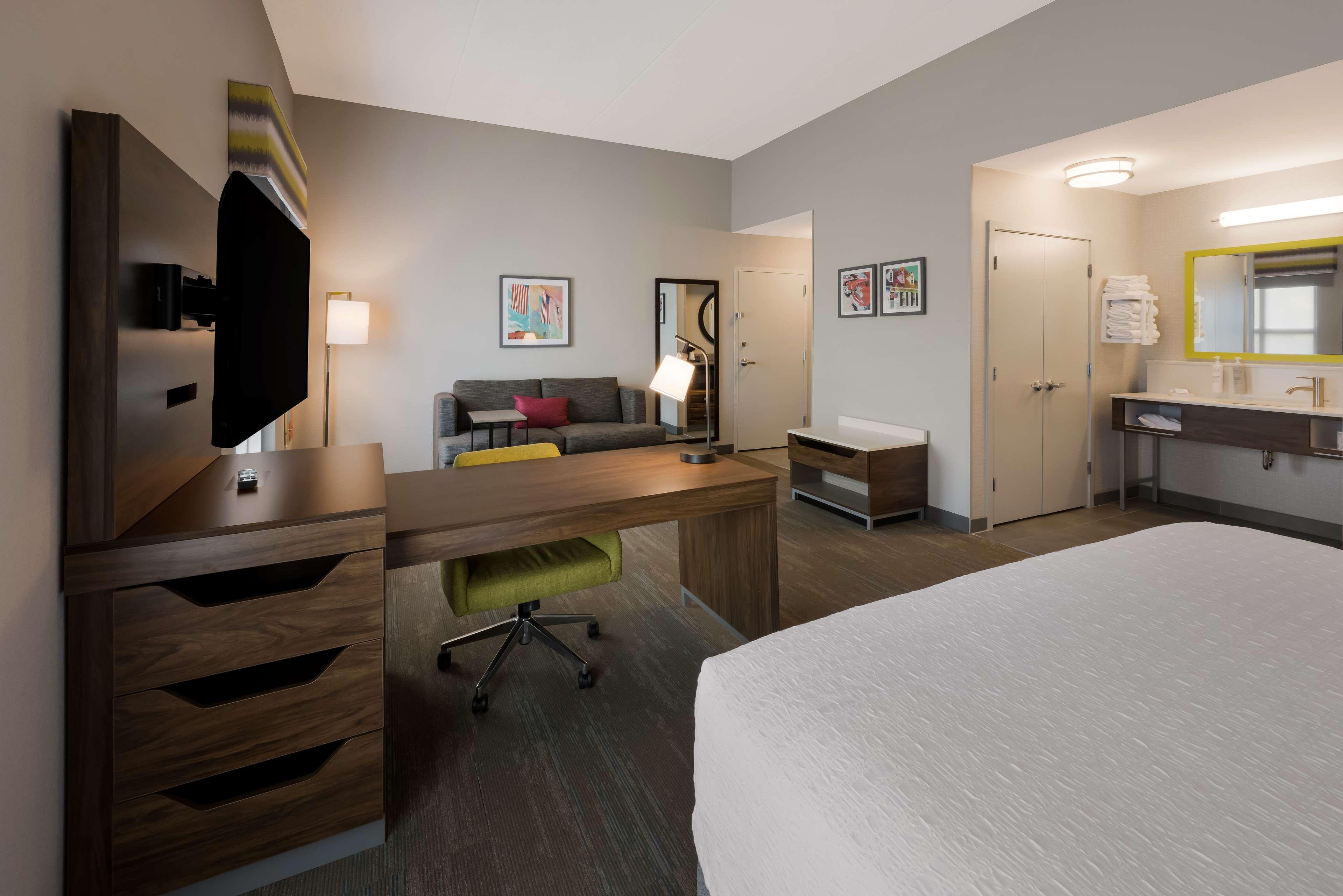 hampton inn and suites fredericksburg at celebrate virginia