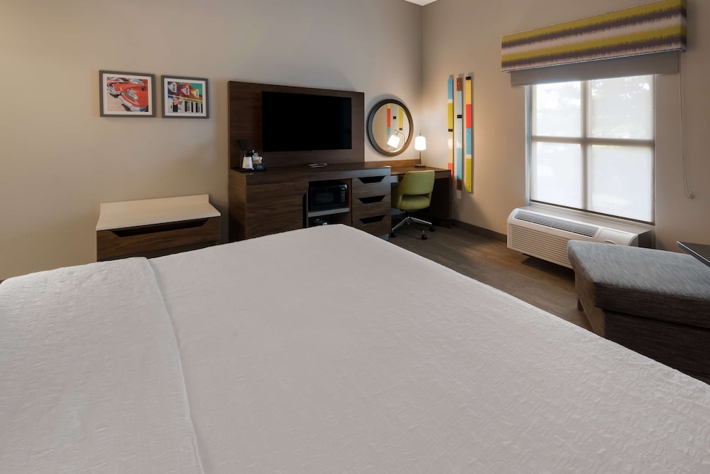 hampton inn and suites fredericksburg at celebrate virginia
