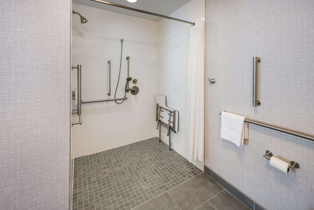 hampton inn and suites fredericksburg at celebrate virginia