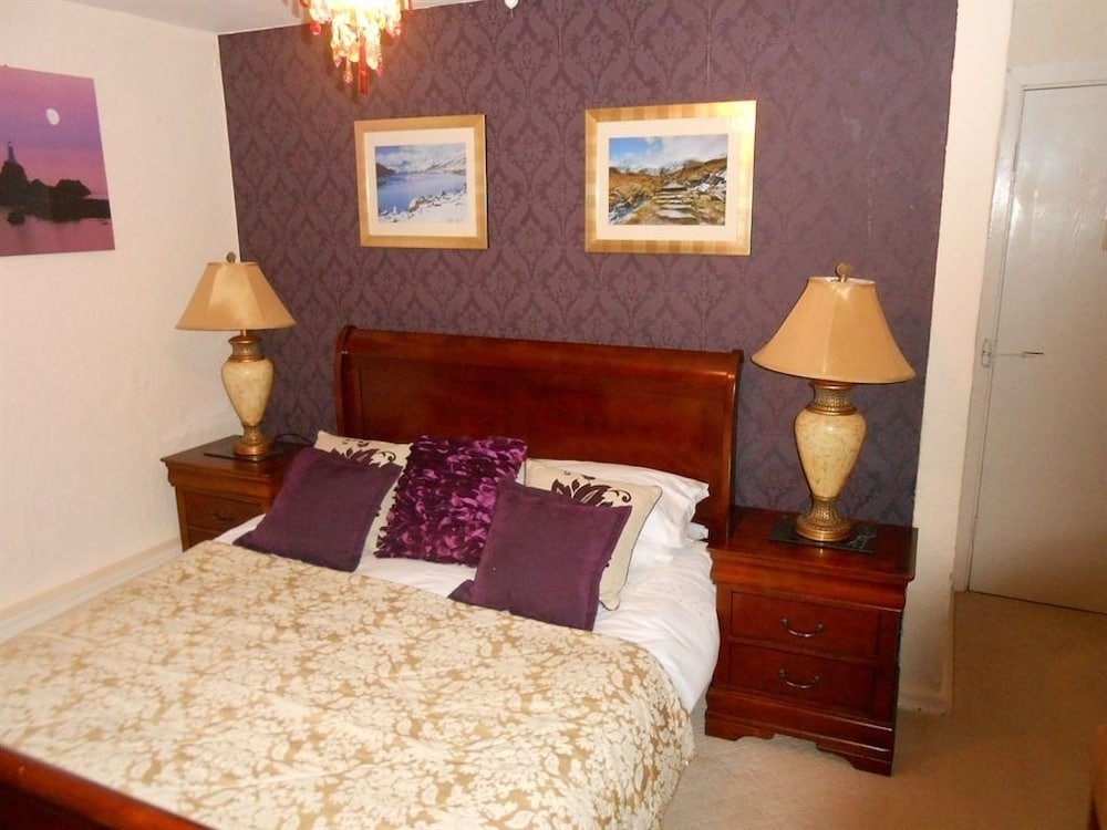 the hawk and buckle inn