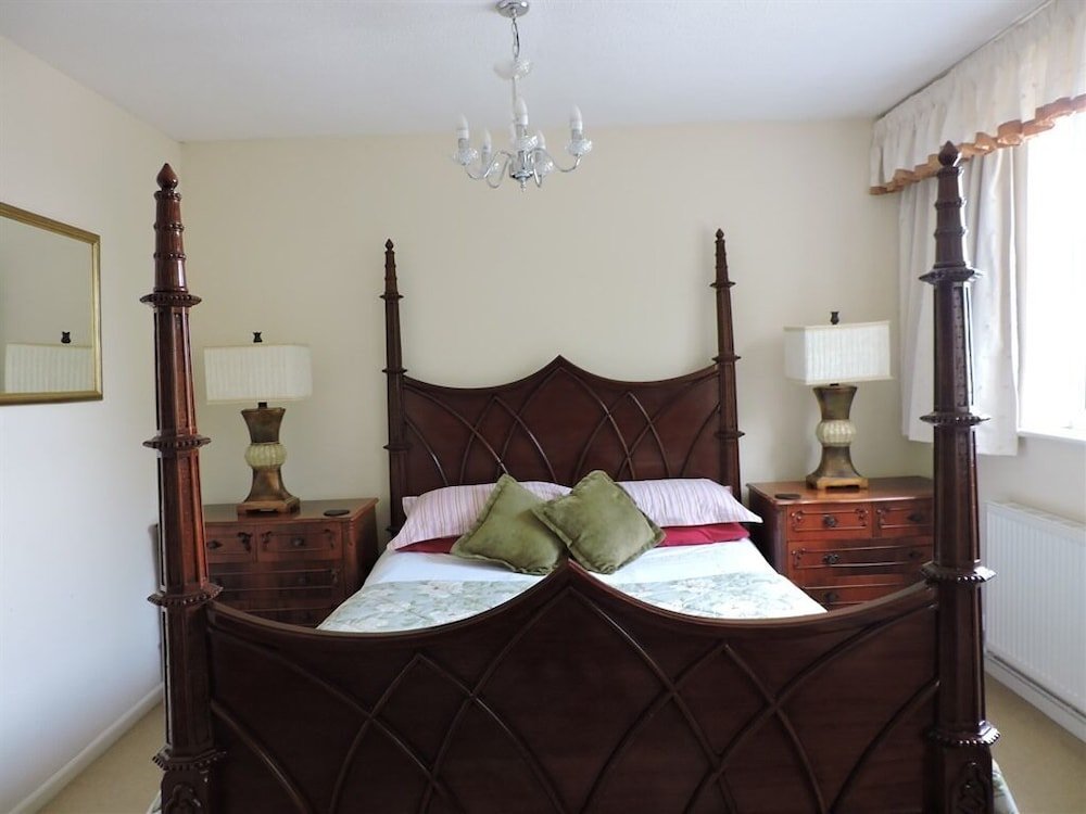 the hawk and buckle inn