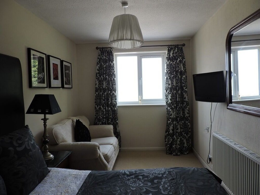 the hawk and buckle inn