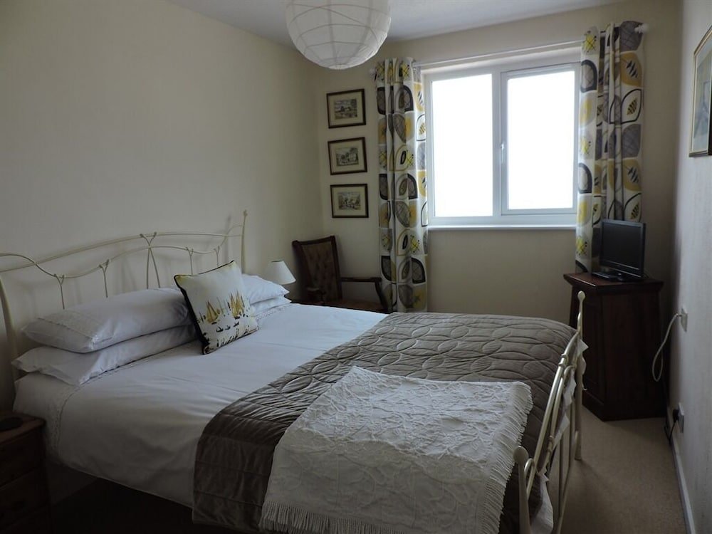 the hawk and buckle inn