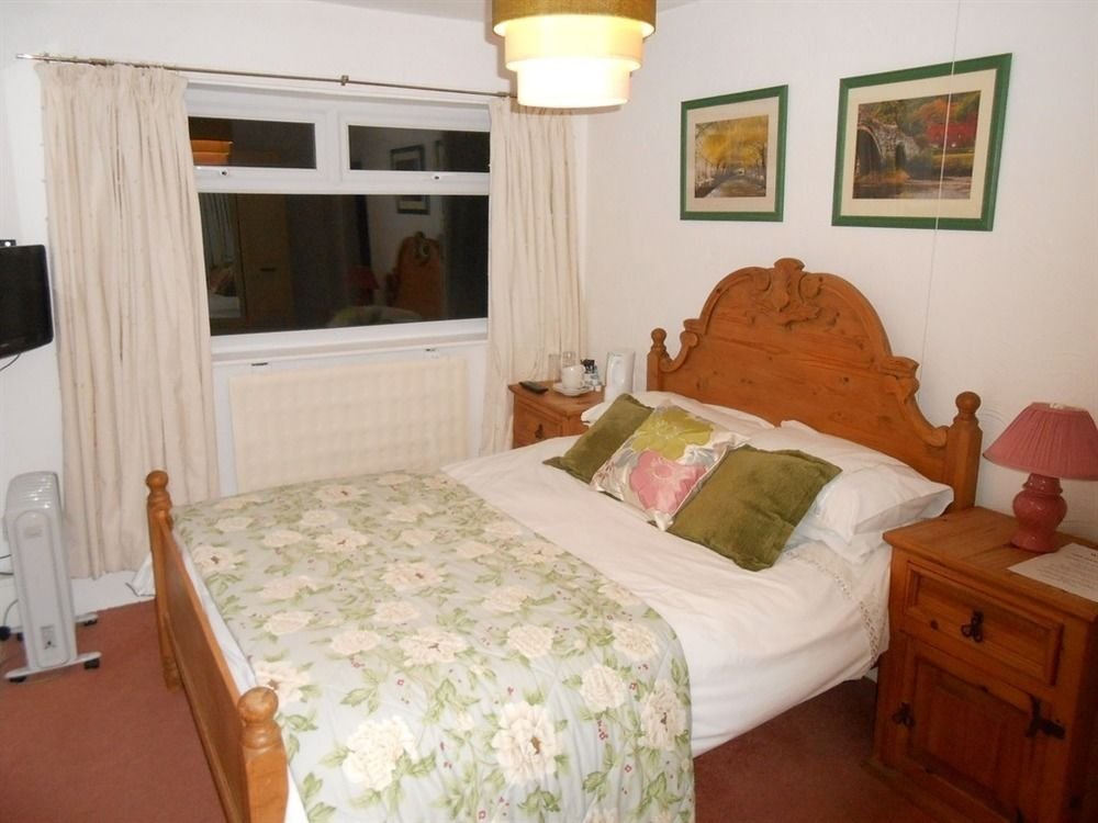 the hawk and buckle inn