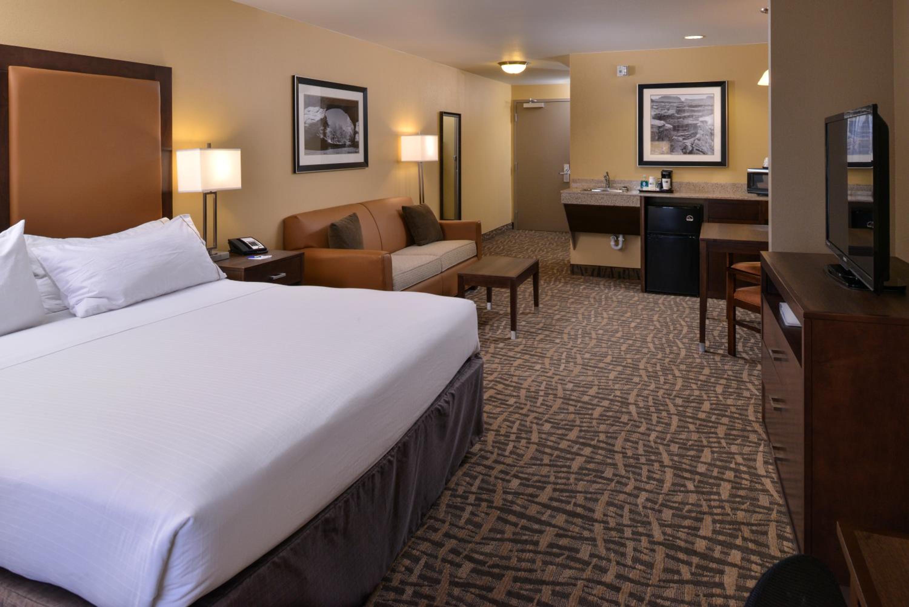 holiday inn express and suites page lake powell area