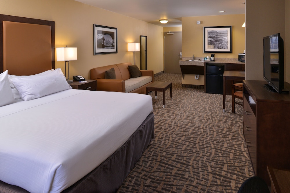 holiday inn express and suites page lake powell area